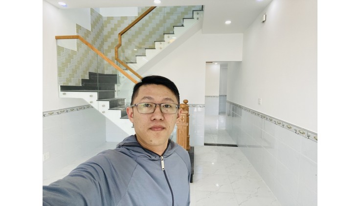 Nhà mới 2 tầng 139m2 Bình Chánh QL1 ngang 6m chỉ 4 tỷ TL.